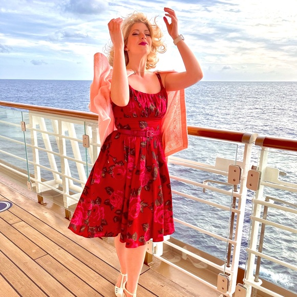 Meet your Posher, Hannah - Picture 2 of 4